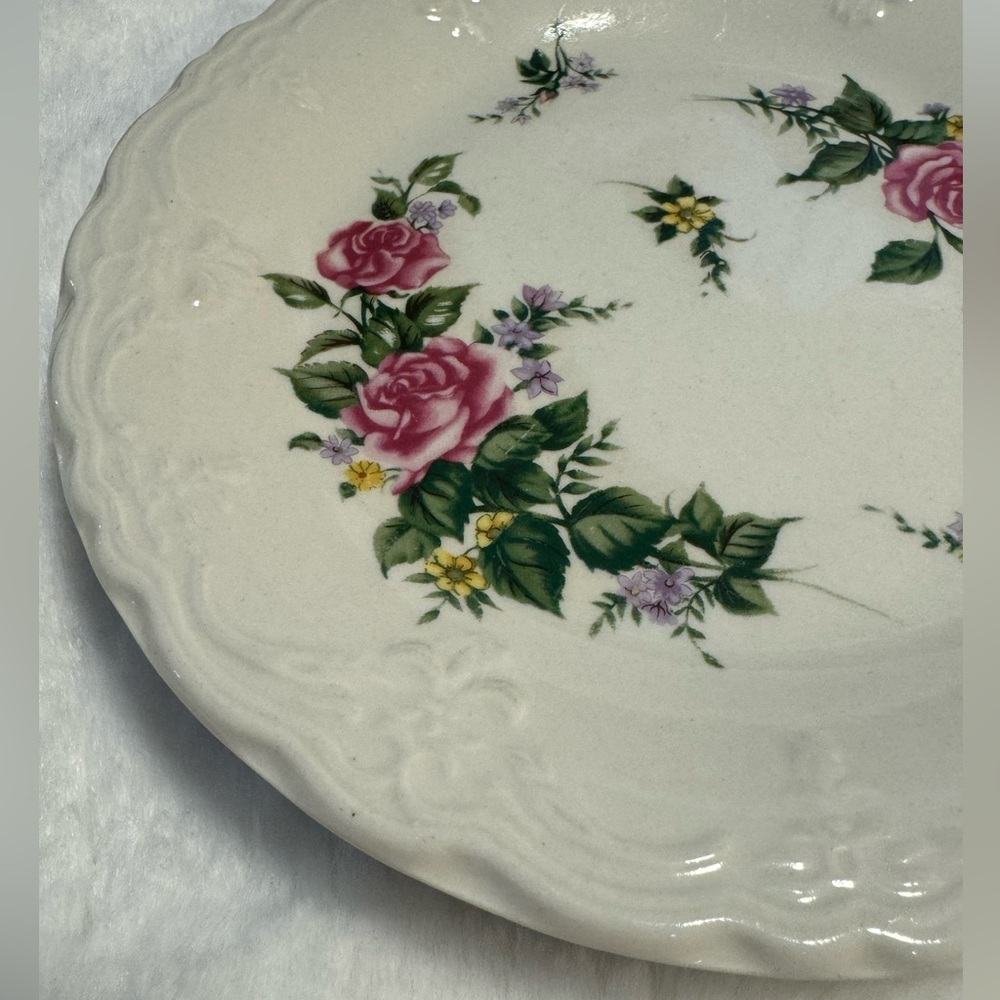 Beverly Rose White Pink Floral Dinnerware Salad Plates Elegant Cottagecore VTG - Picture 4 of 11